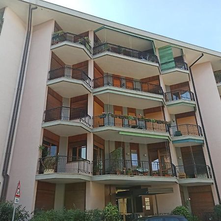 Blue Wave Apartment Arona - Lago Maggiore Eksteriør bilde