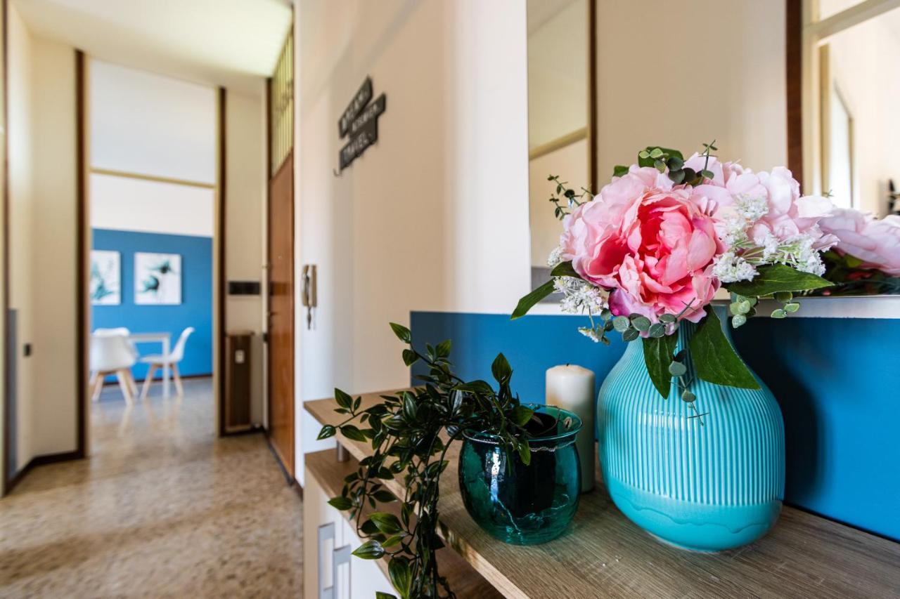 Blue Wave Apartment Arona - Lago Maggiore Eksteriør bilde