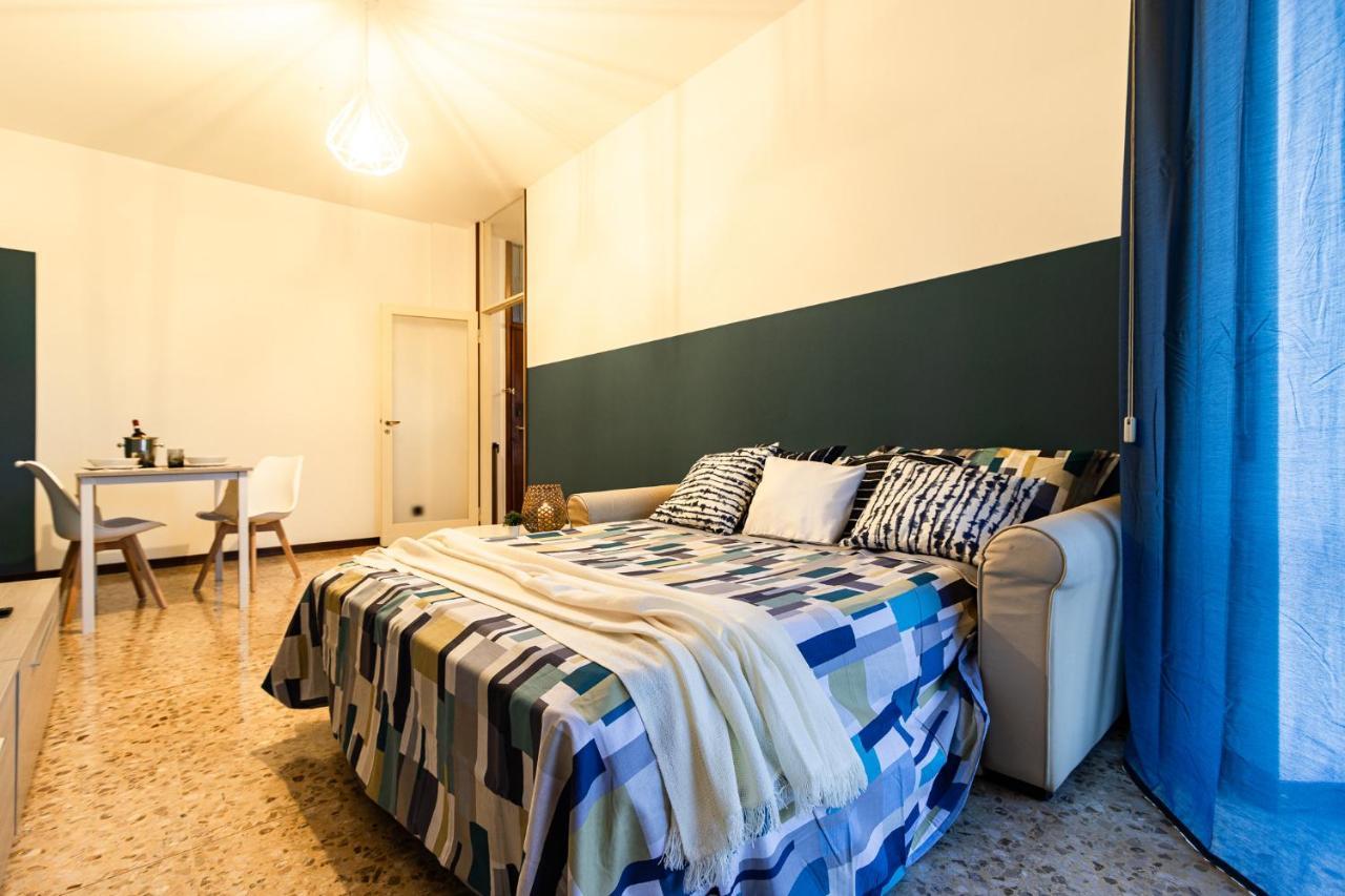 Blue Wave Apartment Arona - Lago Maggiore Eksteriør bilde