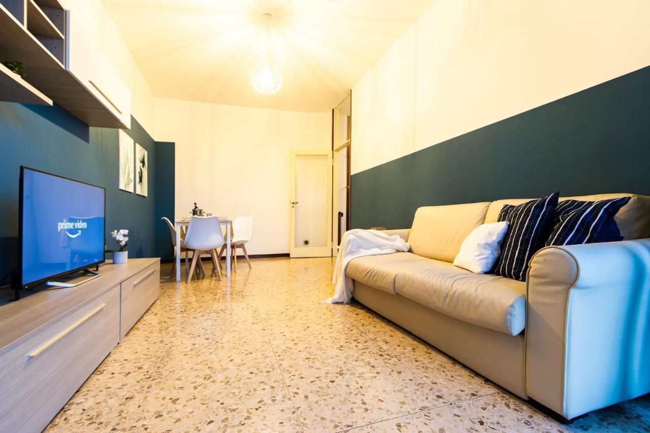 Blue Wave Apartment Arona - Lago Maggiore Eksteriør bilde